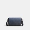 Bolso bandolera Jack pequeño con solapa en Signature Canvas