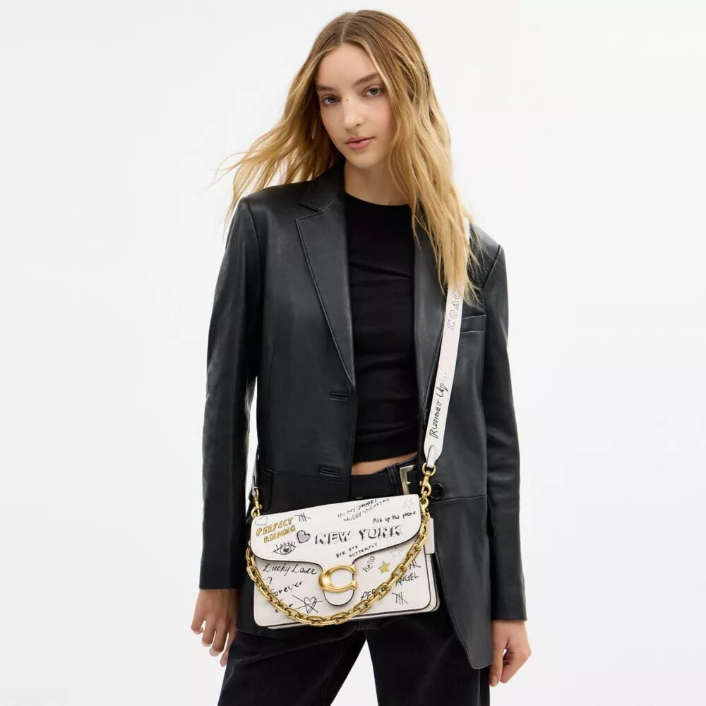 Bolso de hombro Tabby con lengüeta de cadena y estampado Sketch