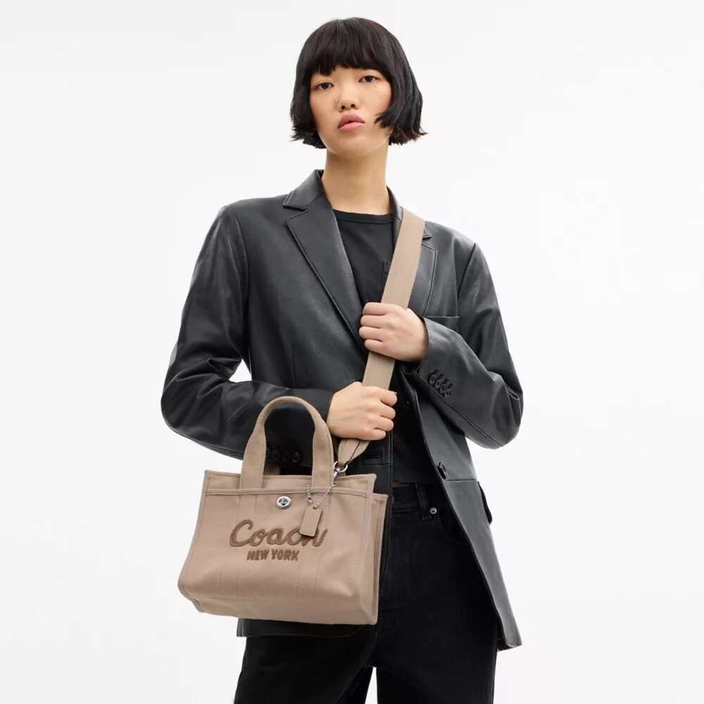 Bolso tipo Tote Cargo 26