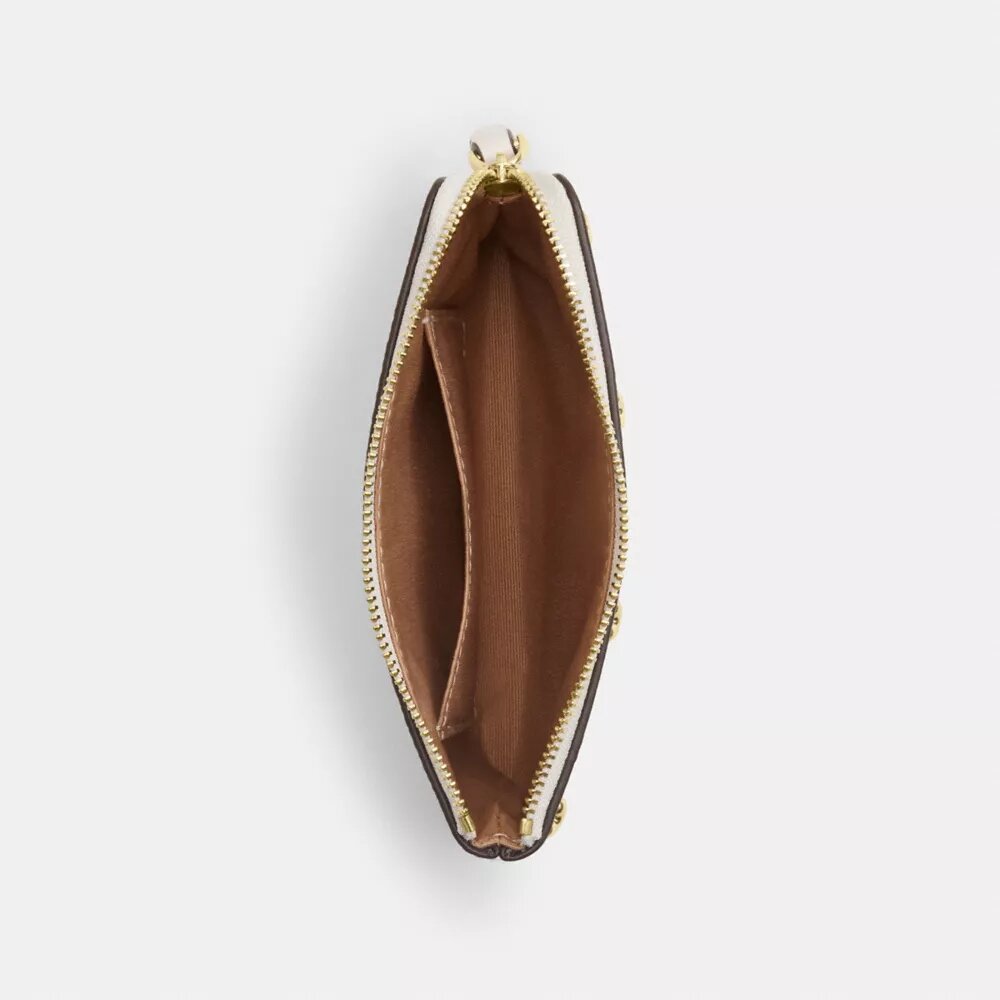 Bolsos de pulsera con cremallera en la esquina y remaches en forma de corazón