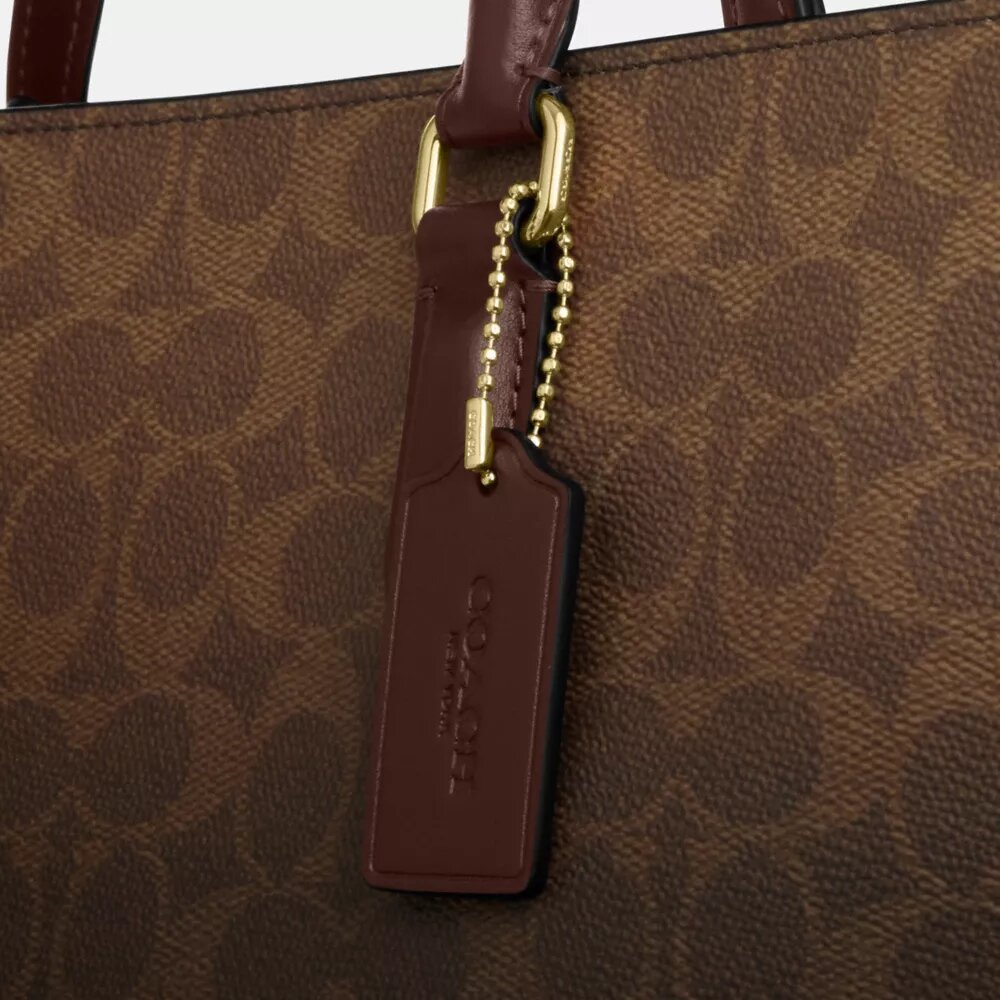 Bolsos Tote Maggie en Signature Canvas con efecto degradado