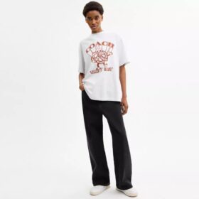 Camiseta holgada con diseño de pretzel en algodón orgánico