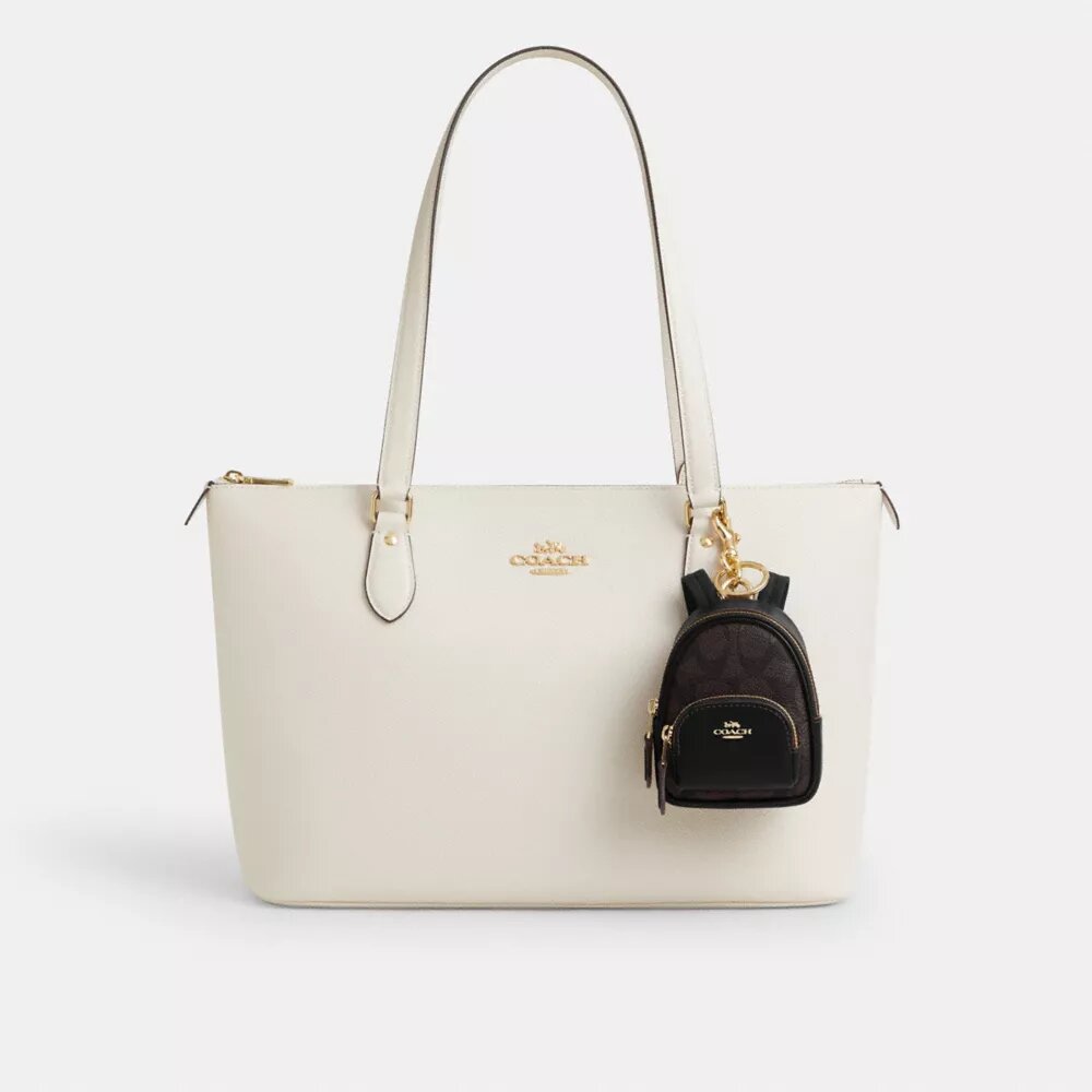 Colgantes para bolsos de Court Backpack en Signature Canvas