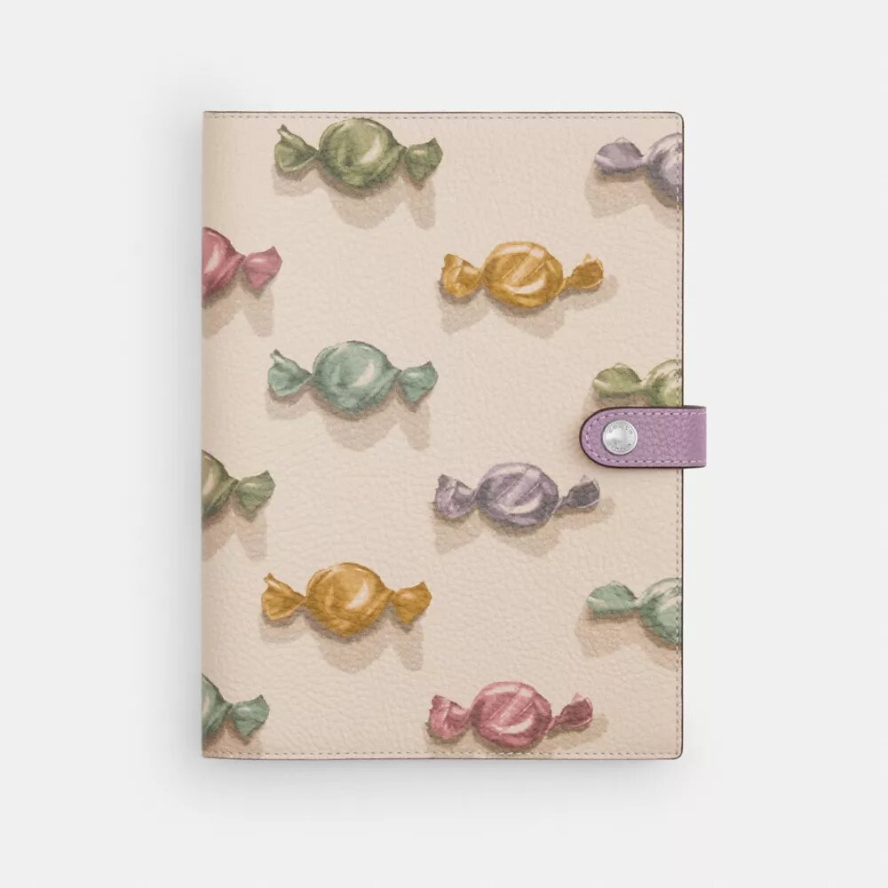 Cuaderno con estampado de dulces